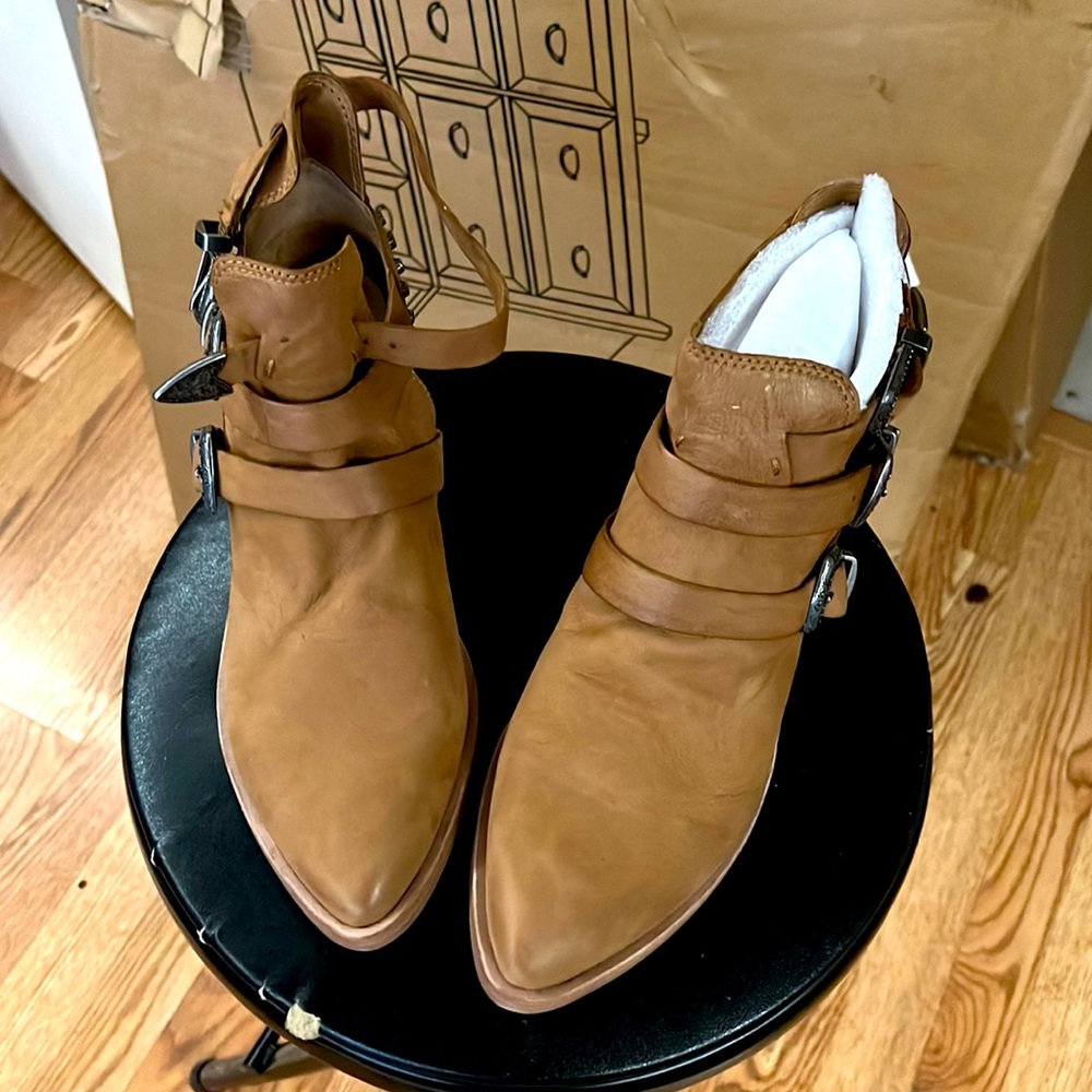 Dolce vita booties